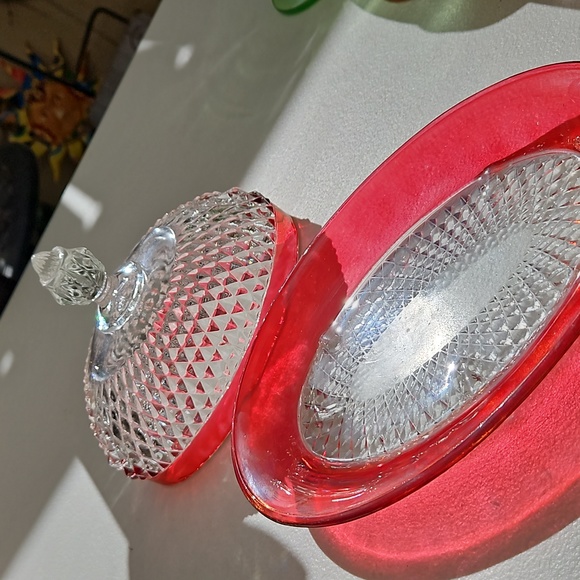 INDIANA GLASS DIAMOND POINT BUTTER DISH - Picture 3 of 3